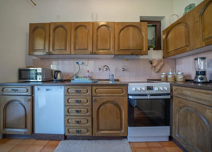 Aneta Apartments