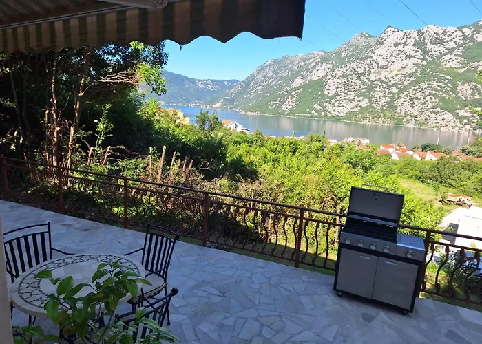 Aneta Apartments